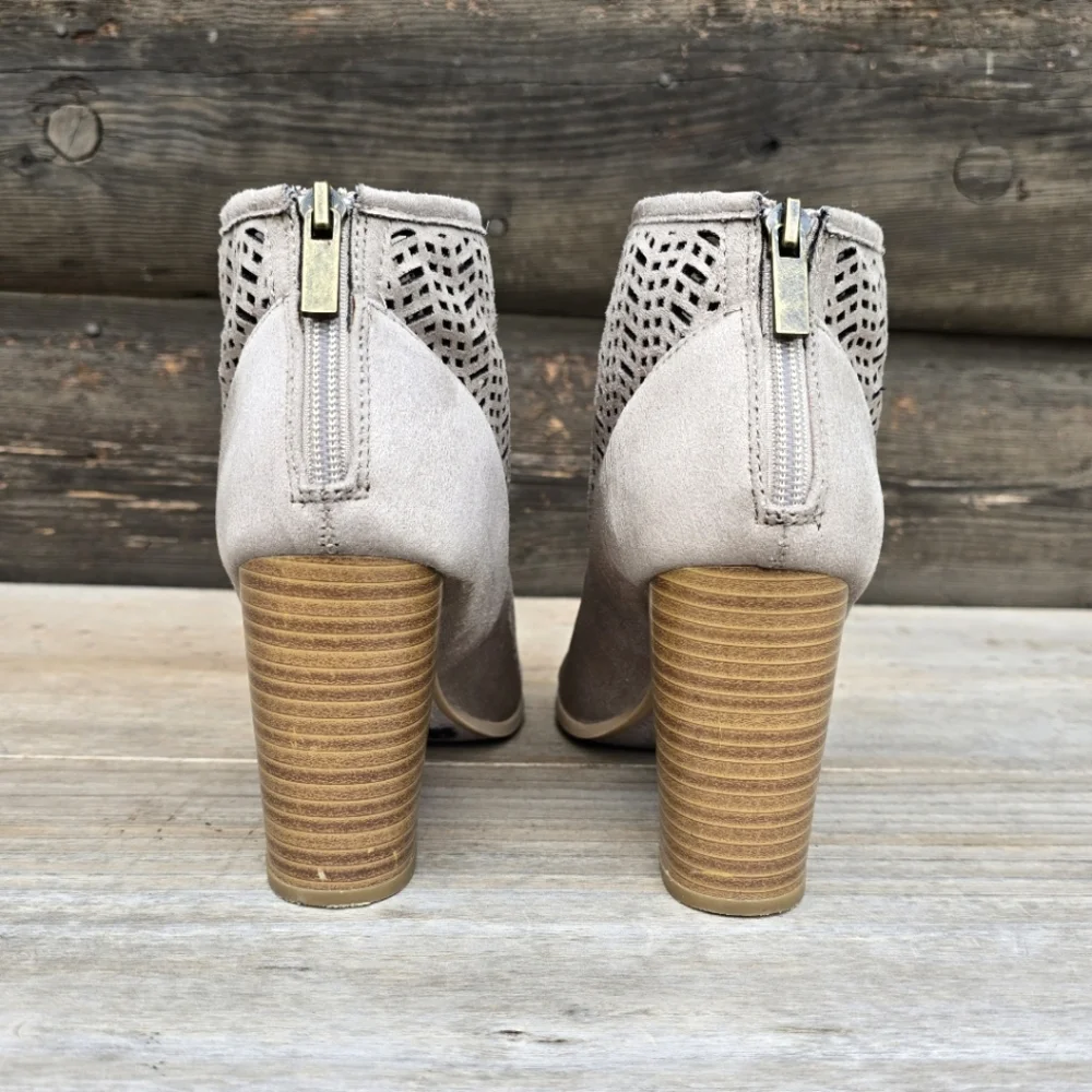 Coconuts by Matisse Modern Boho Taupe Block Heel Bootie 6.5M